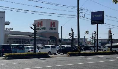 ☆２４Ｈスーパーと、薬店、百均、音楽教室なども併設。