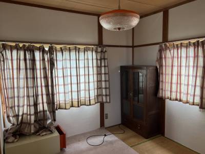 2階和室壁紙新品張替え済み