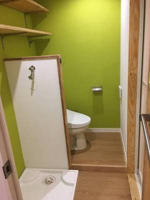 トイレと洗濯機置場です。開放感があり広々と収納たっぷり