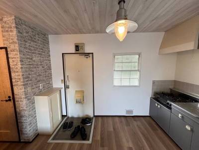 ダイニングから玄関