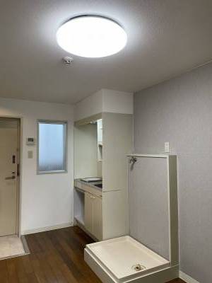 室内洗濯機置き場あり。