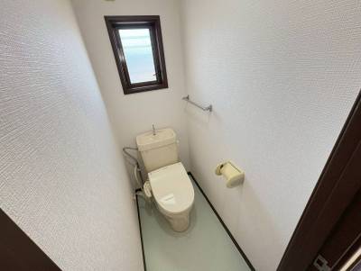 ウォシュレット付きのトイレです