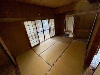 収納の多い和室。