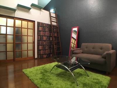 ソファやテーブルもついています。