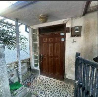 玄関前のスペースに、原付、自転車等も置くことができます