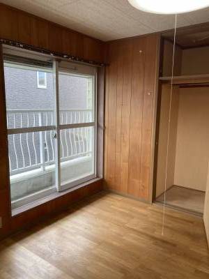 2階　洋室８帖　照明付き