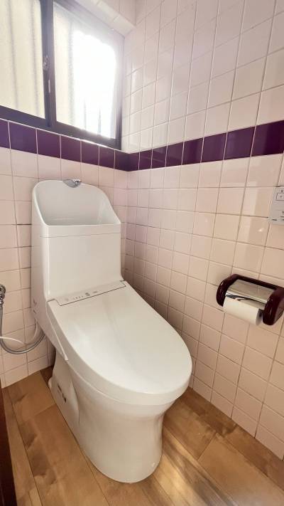 便座も便器もタンクも交換済み！気持ち良くご利用いただけます！