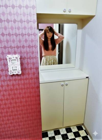 女性が嬉しい、賃貸では滅多にない大きなミラー付き広々玄関