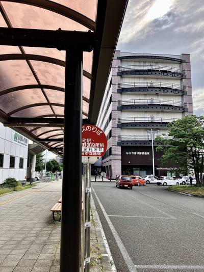最寄り駅、陸前原ノ町駅には宮城野区役所/図書館等々が隣接