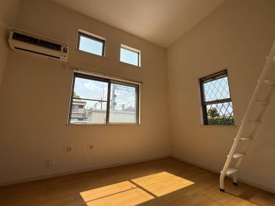 採光も良く明るいお部屋です