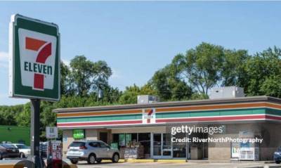 7-11がすぐ隣、50メートル