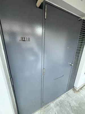 重厚感のあるオシャレな玄関