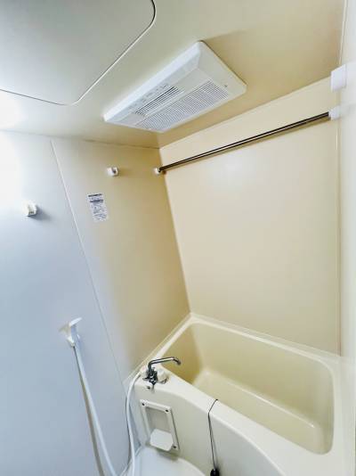バスルーム　浴室乾燥機&bull;ランドリーパイプ導入