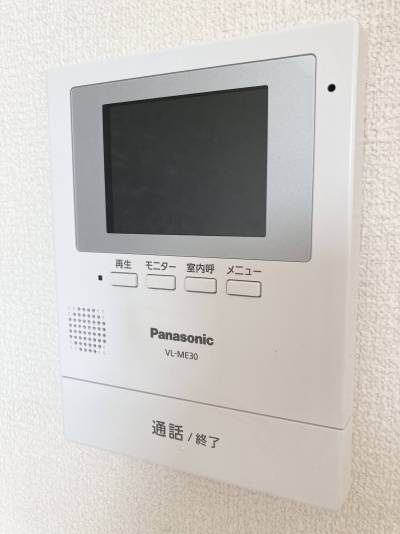 Panasonic製の録画機能付きインターフォン完備♪