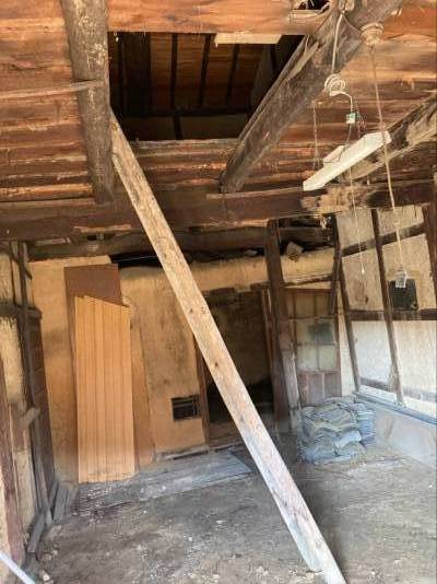 屋根裏に通じる納戸(秘密基地に如何ですか？)