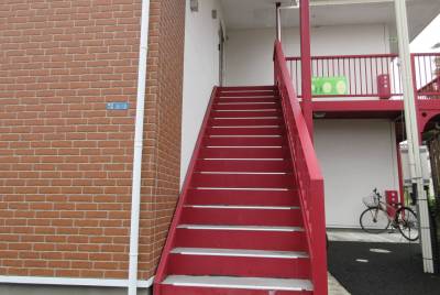 おしゃれな赤い階段