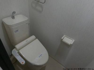 温水洗浄機付きトイレです。