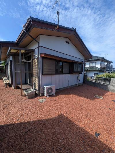 外には水道がついています。
