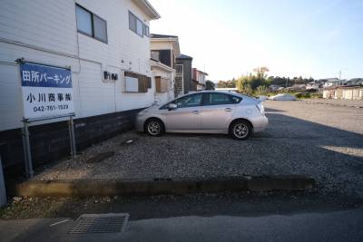 広い賃貸駐車場も近い