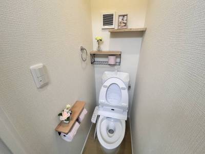 Wロール/掃除楽ちんフチなし便器にウォシュレット付き