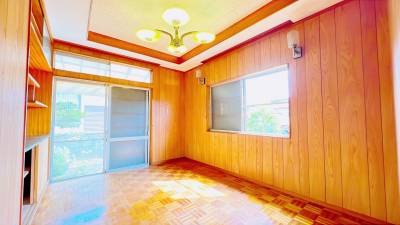 陽当たりのいい洋室