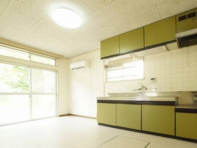 8.8帖のリビングは写真撮影後に床を張り替えています。