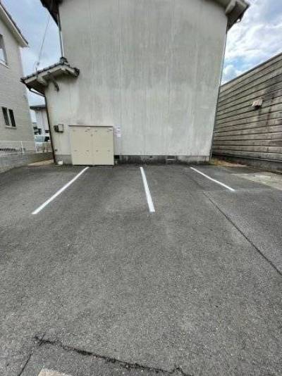 敷地内平面駐車場