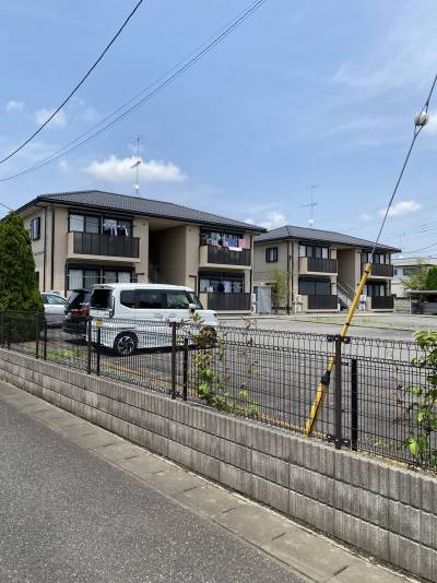 南東角地の広々とした敷地です。