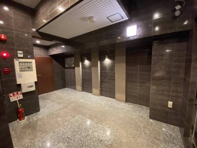 広いエレベーターホール