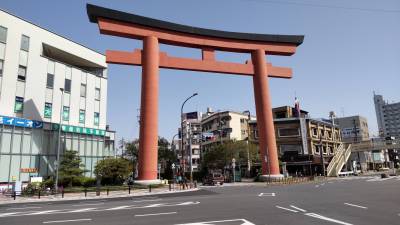 生活に便利な東山線沿線。中村公園駅前は賑やかです。