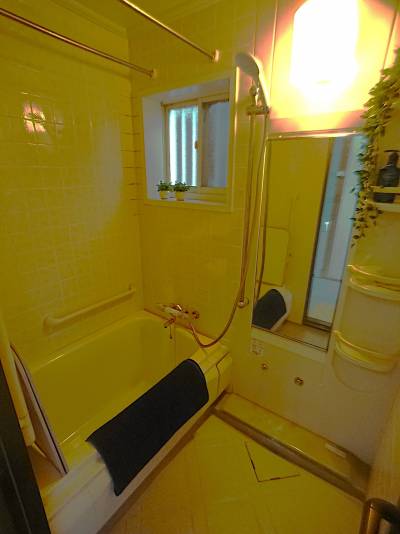 浴室は暖房乾燥機付きで快適