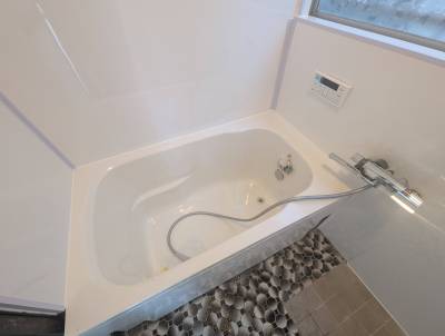 浴槽（新品）、シャワー（新品）