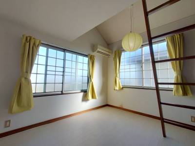 ２階角部屋なので、日当たり良好です