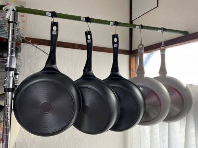 キッチンには部屋毎のフライパンをご用意しています。