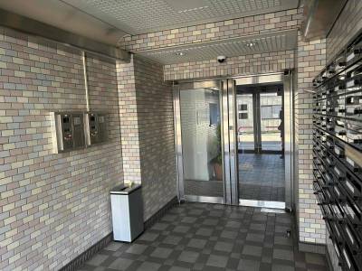 オートロック付きのエントランス