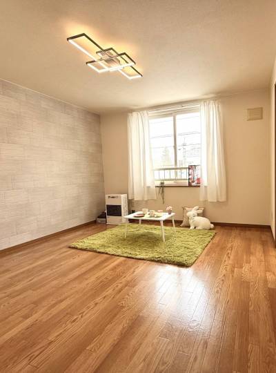 おしゃれであたたかみのあるリビングで団らんのひとときを