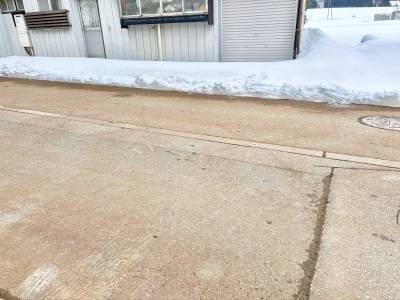 前面道路は消雪パイプがあります