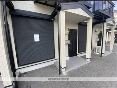 玄関スペースも広々