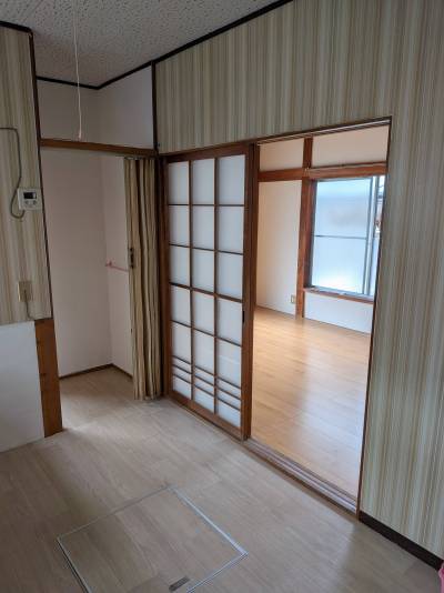 台所から洋間