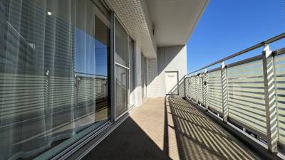 明るい広々バルコニー