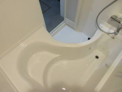 風呂掃除、秒で終了のコンパクトさながらも全身浴まで可能です。