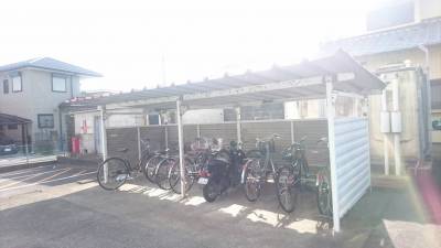 自転車置き場あり！エコな生活に必須！
