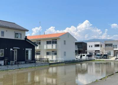 周辺の道は広く、開放感があります！