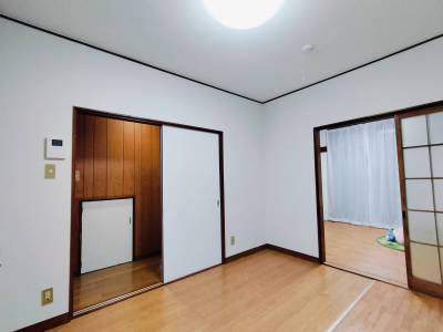 キッチンは引戸で閉めれます。急な来客でも安心ですね。