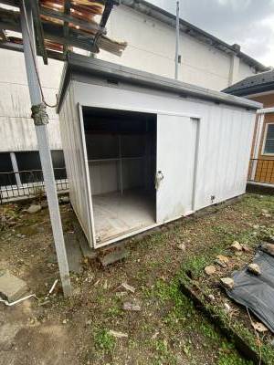 大きな物置も付いてます。