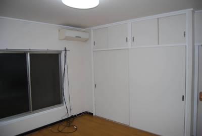 1F洋室。収納豊富です！