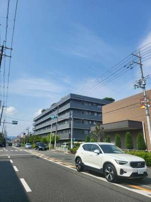 徒歩圏に24時間体制の坂本病院あり。