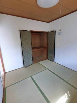 和室に押入収納ありです！！