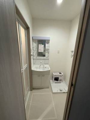 写真は105、106号室（左右別）共通です。