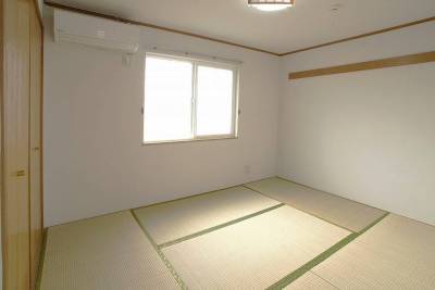 照明／エアコン／壁掛け長押(なげし)／収納付きの6帖「和室」